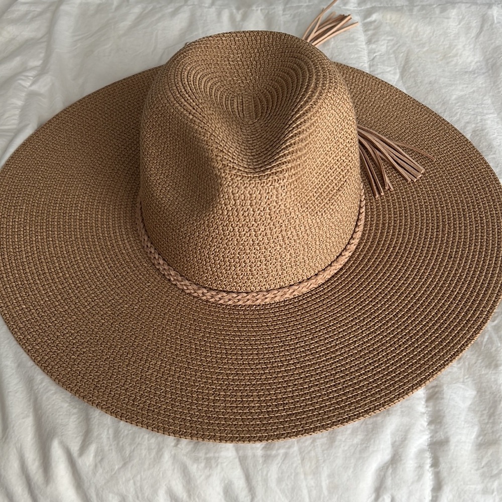Straw hat - Picture 3 of 4